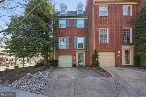 3722 Jenifer St NW, Washington, DC 20015
