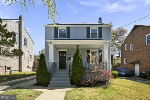 3905 17th Pl NE, Washington, DC 20018