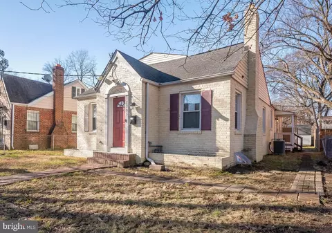 2905 5th St SE, Washington, DC 20032