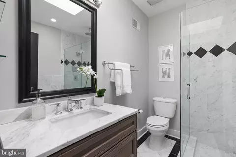 925 9th St NE, Washington, DC 20002 photo 24