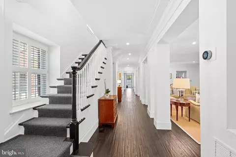 2601 Foxhall Rd NW, Washington, DC 20007 photo 3