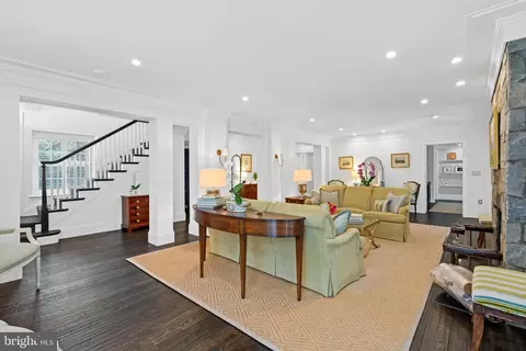 2601 Foxhall Rd NW, Washington, DC 20007 photo 4