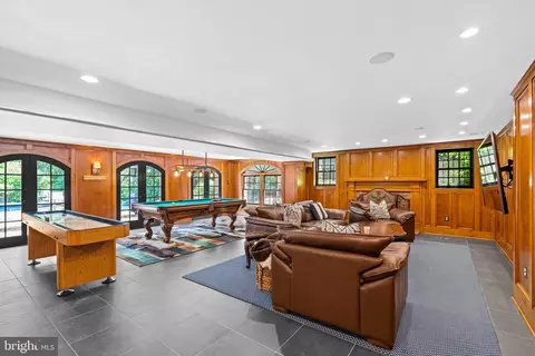 2601 Foxhall Rd NW, Washington, DC 20007 photo 25