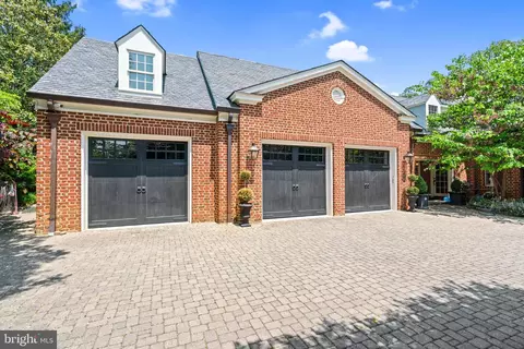 2601 Foxhall Rd NW, Washington, DC 20007 photo 2