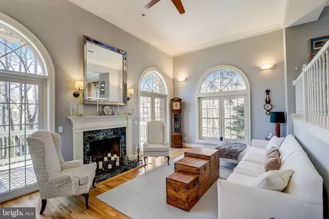 3918 Highwood Ct NW, Washington, DC 20007