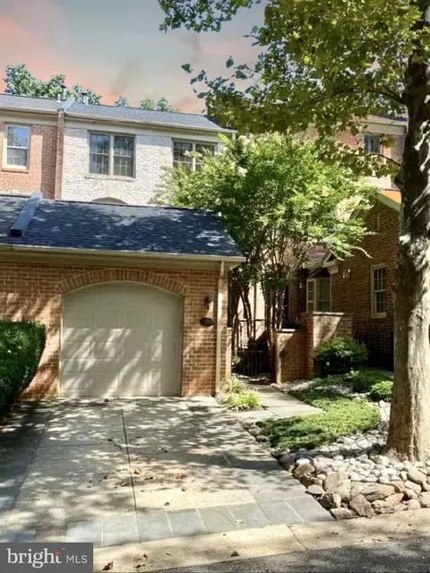 4027 Mansion Dr NW, Washington, DC 20007