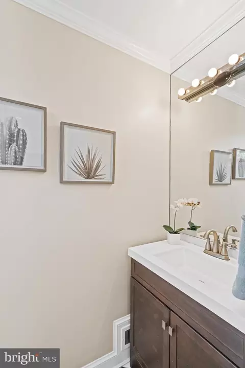 Bath - 4815 Calvert St NW, Washington, DC 20007 photo 1 of 17