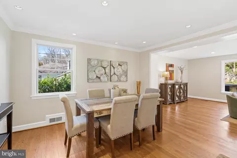 Dining - 4815 Calvert St NW, Washington, DC 20007 photo 2 of 3