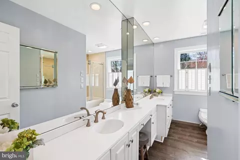 Bath - 4815 Calvert St NW, Washington, DC 20007 photo 2 of 17
