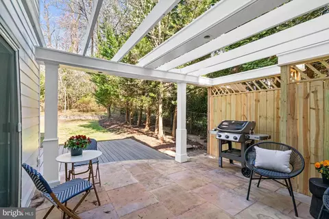 Exterior - 4815 Calvert St NW, Washington, DC 20007 photo 2 of 11