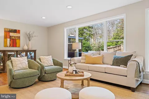 Living - 4815 Calvert St NW, Washington, DC 20007 photo 4 of 6