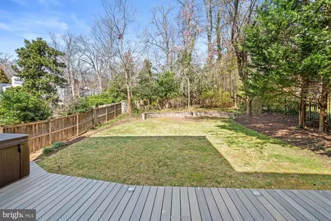 Exterior - 4815 Calvert St NW, Washington, DC 20007 photo 4 of 11