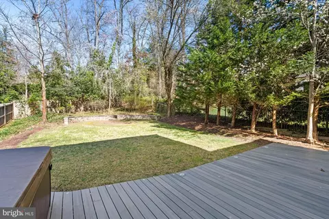 Exterior - 4815 Calvert St NW, Washington, DC 20007 photo 5 of 11