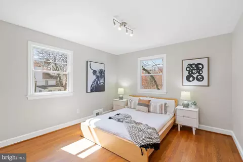 Bedroom - 4815 Calvert St NW, Washington, DC 20007 photo 4 of 8