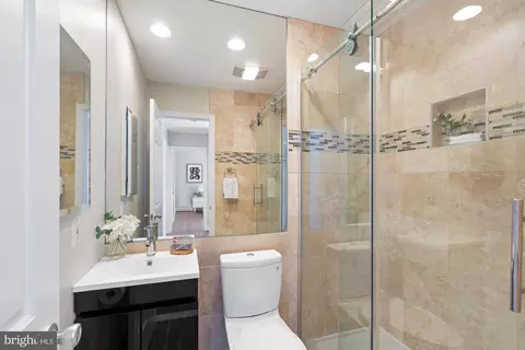 Bath - 4815 Calvert St NW, Washington, DC 20007 photo 10 of 17