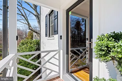 Exterior - 4815 Calvert St NW, Washington, DC 20007 photo 10 of 11