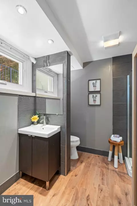 Bath - 4815 Calvert St NW, Washington, DC 20007 photo 17 of 17