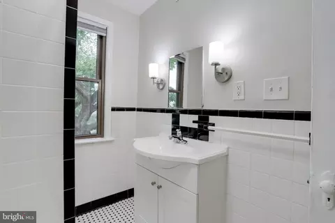 Bath - 1631 A St SE, Washington, DC 20003 photo 4 of 11