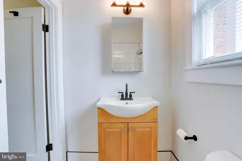 Bath - 1631 A St SE, Washington, DC 20003 photo 10 of 11