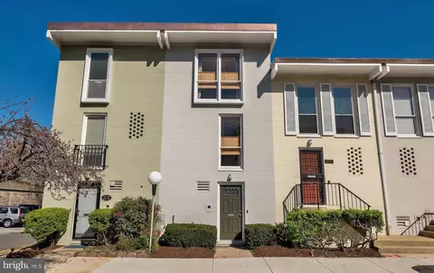 273 G St SW, Washington, DC 20024