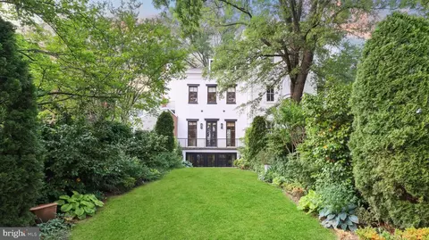 3310 R St NW, Washington, DC 20007