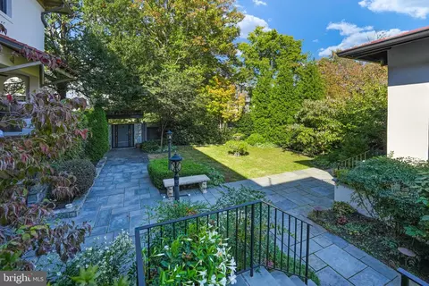 Exterior - 2733 35th St NW, Washington, DC 20007 photo 17 of 18