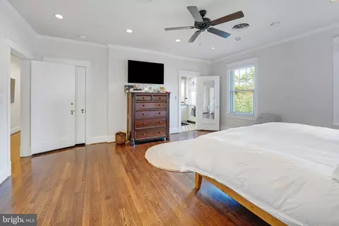 Bedroom - 2733 35th St NW, Washington, DC 20007 photo 4 of 10