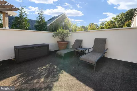 Exterior - 2733 35th St NW, Washington, DC 20007 photo 4 of 18