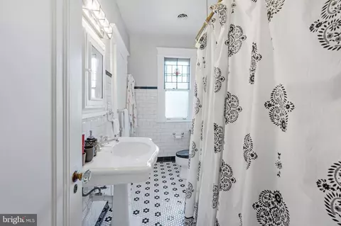 Bath - 2733 35th St NW, Washington, DC 20007 photo 4 of 6