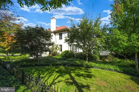 Exterior - 2733 35th St NW, Washington, DC 20007 photo 3 of 18