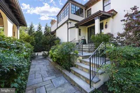Exterior - 2733 35th St NW, Washington, DC 20007 photo 16 of 18