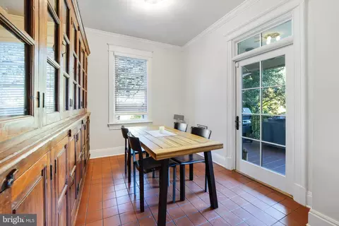 Dining - 2733 35th St NW, Washington, DC 20007 photo 3 of 3