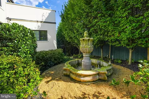 Exterior - 2733 35th St NW, Washington, DC 20007 photo 18 of 18