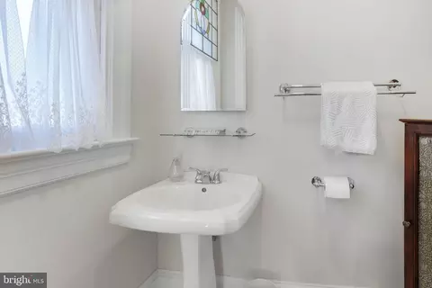 Bath - 2733 35th St NW, Washington, DC 20007 photo 5 of 6