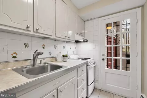 16 8th St NE, Washington, DC 20002 photo 32