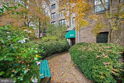3041 Sedgwick St NW #203D, Washington, DC 20008