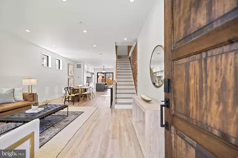 712 6th St NE, Washington, DC 20002 photo 2