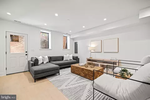 712 6th St NE, Washington, DC 20002 photo 36