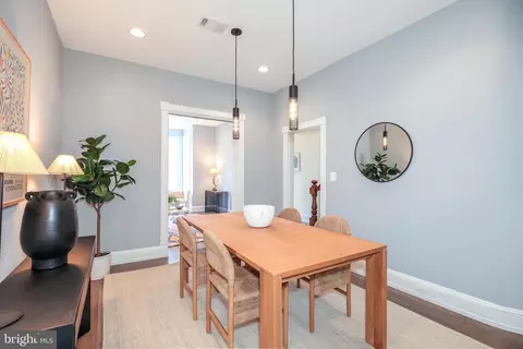 Dining - 520 12th St NE, Washington, DC 20002 photo 2 of 8