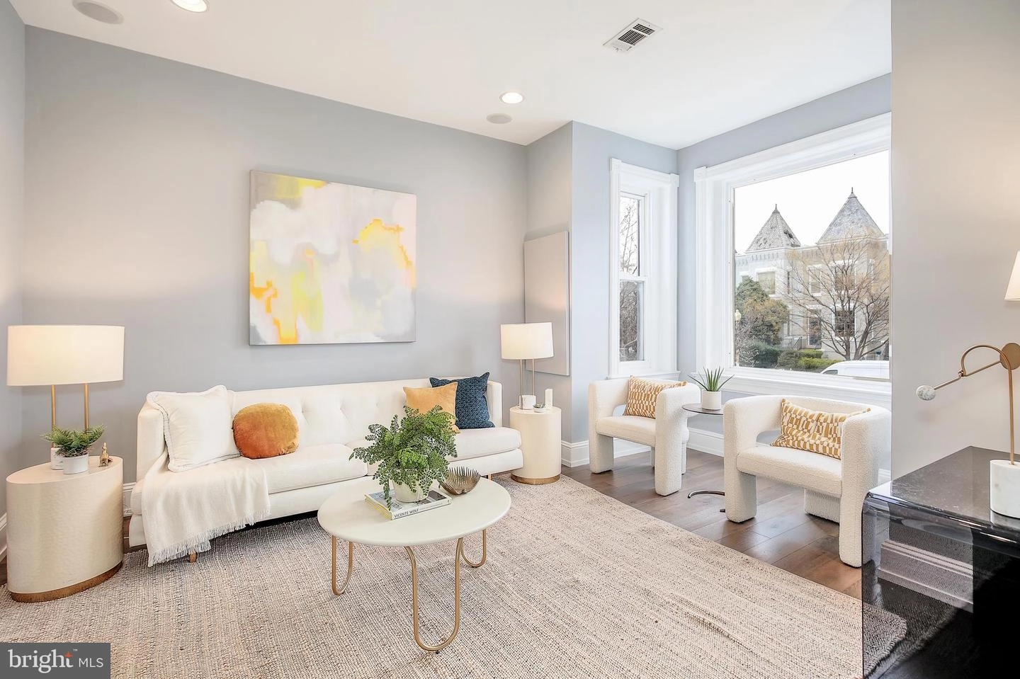 Living - 520 12th St NE, Washington, DC 20002 photo 1 of 5