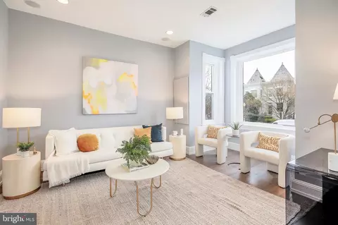 Living - 520 12th St NE, Washington, DC 20002 photo 1 of 5