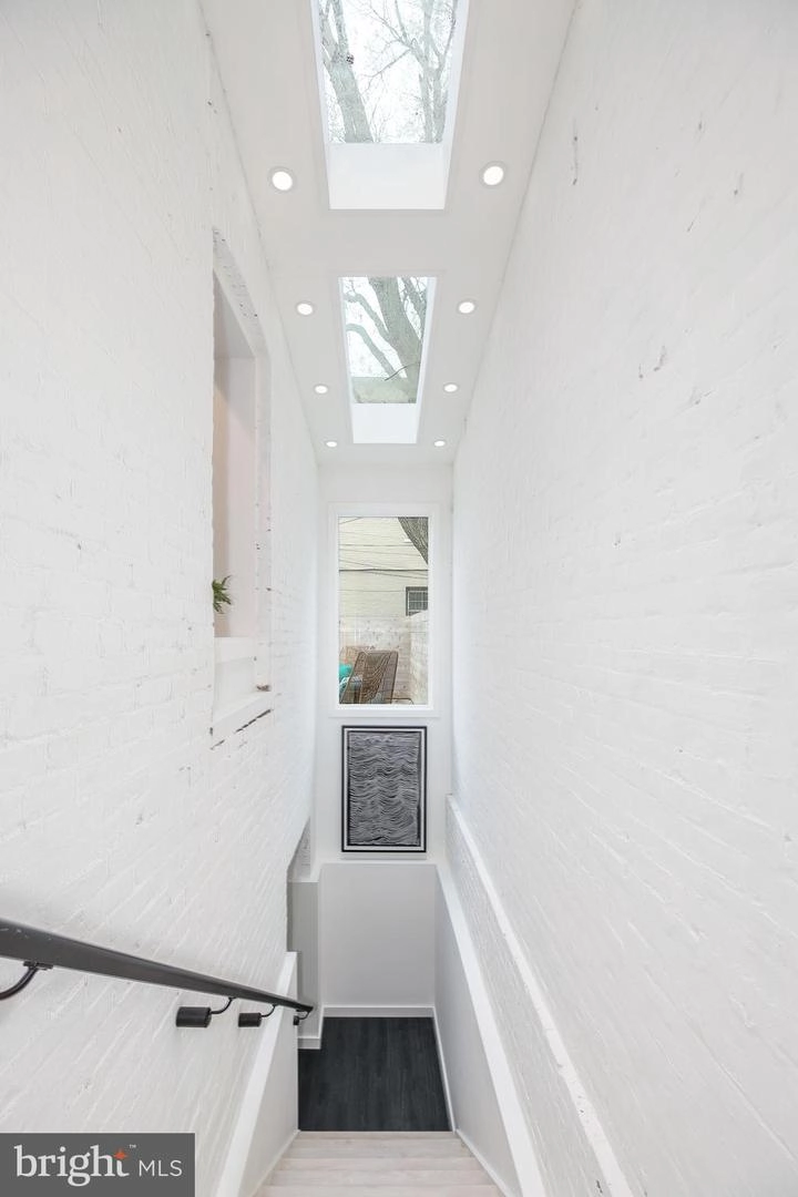 Entry Way - 520 12th St NE, Washington, DC 20002 photo 3 of 3