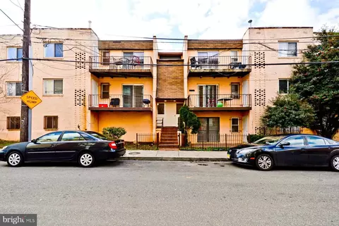 5005 D St SE #104, Washington, DC 20019