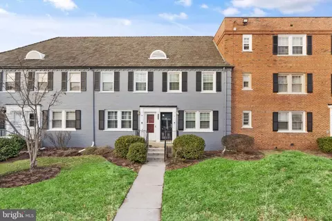 2024 Fort Davis St SE #B, Washington, DC 20020