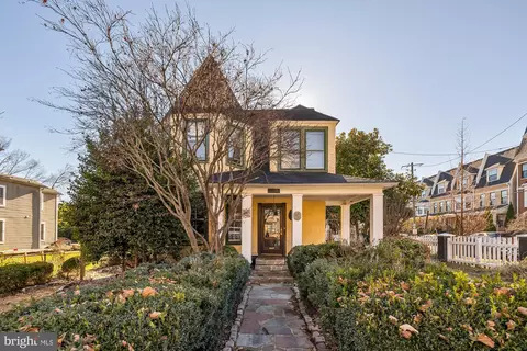 701 Lawrence St NE, Washington, DC 20017
