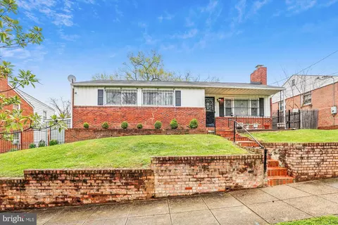 840 Burns St SE, Washington, DC 20019