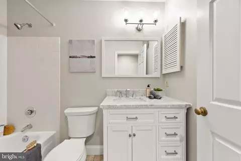 3229 Sutton Pl NW #D, Washington, DC 20016 photo 21