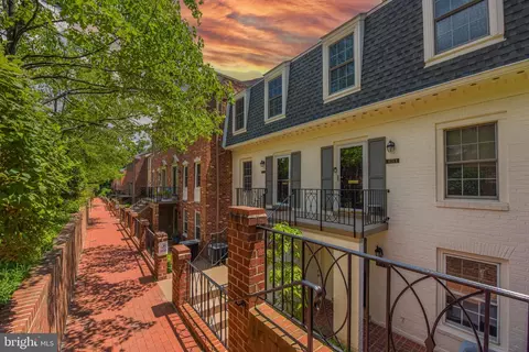 3229 Sutton Pl NW #D, Washington, DC 20016 photo 3
