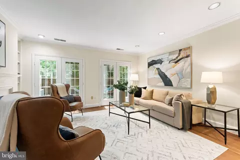 3229 Sutton Pl NW #D, Washington, DC 20016