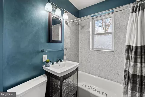 Bath - 610 3rd St SE #3, Washington, DC 20003 photo 2 of 2
